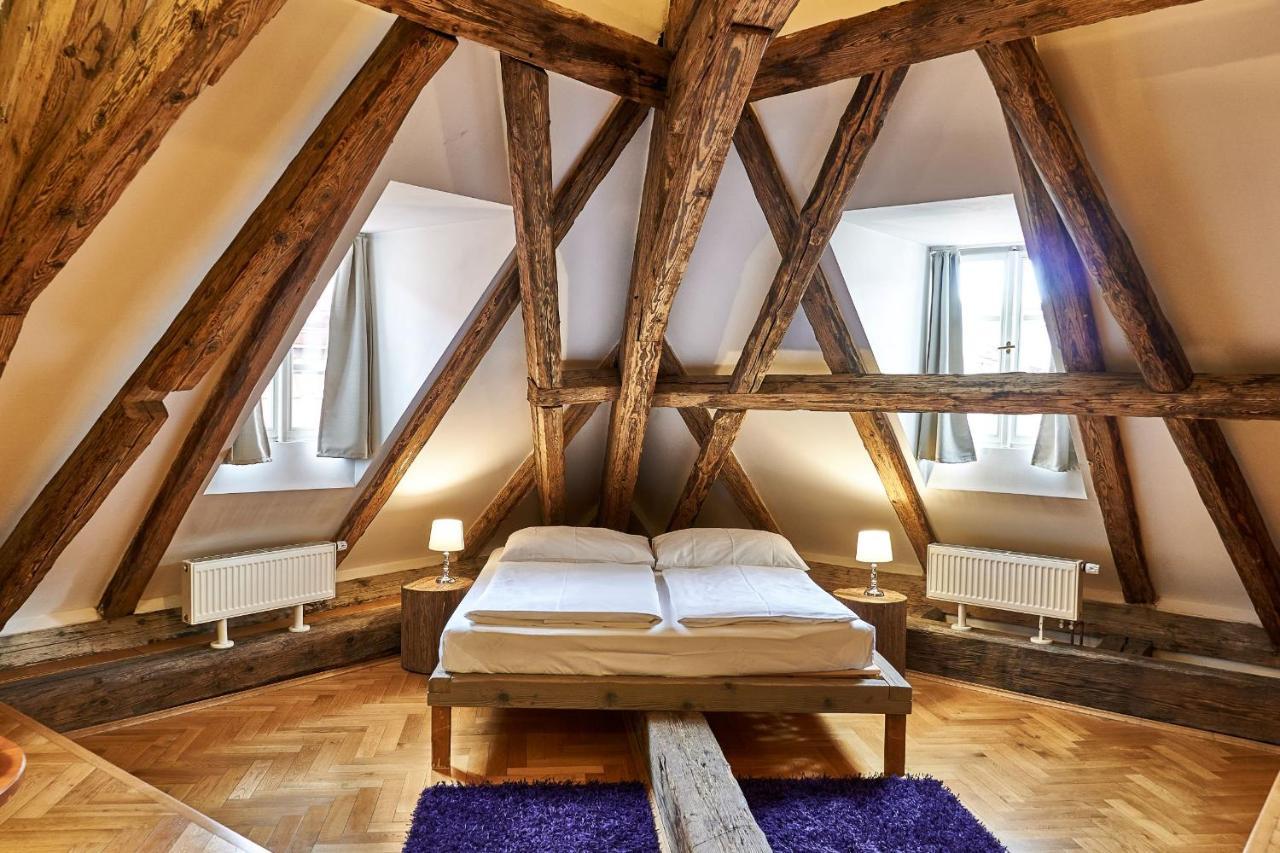 Three Golden Crowns Apartments Praga Exterior foto