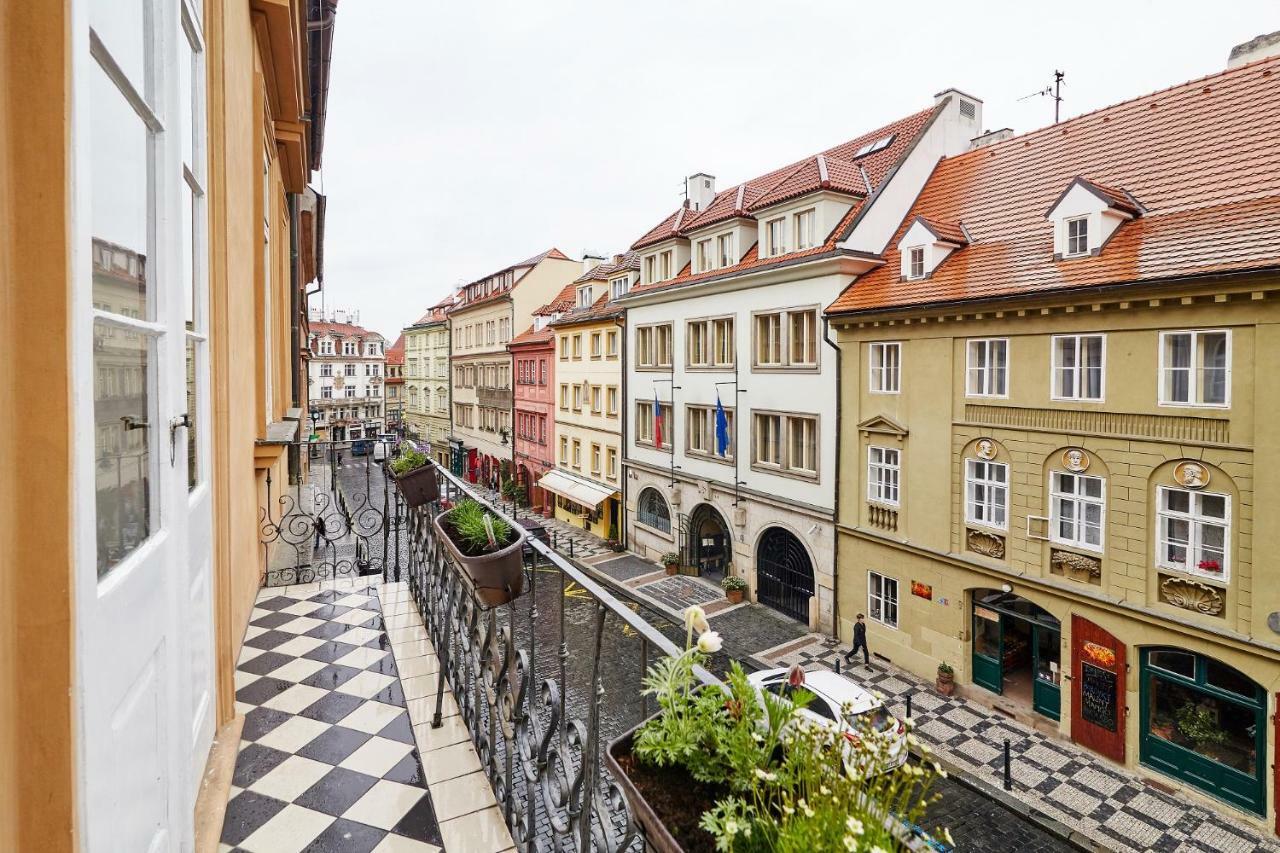 Three Golden Crowns Apartments Praga Exterior foto